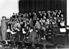 Wer kennt wen? Schulchor und Orchester 1955 Einweihung Aula und Sporthalle